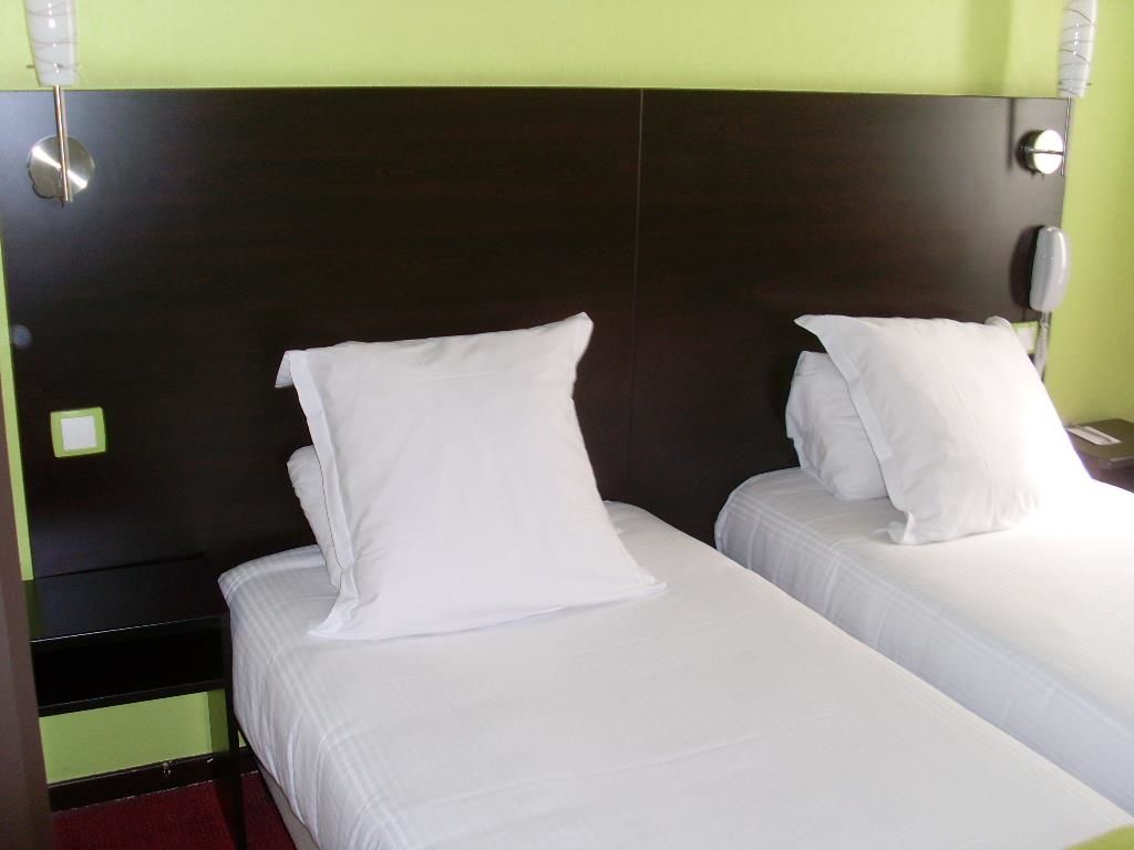 Enzo Hotels Vierzon By Kyriad Direct Room photo